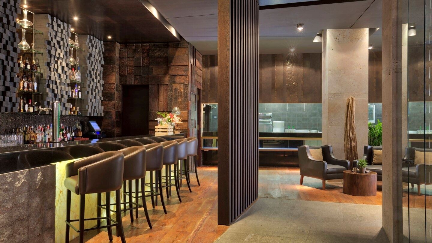 restaurants-mix-bar-lounge--terrace