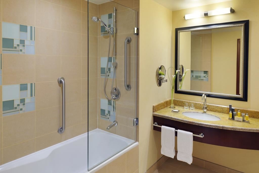 rooms-deluxe-room-king-room