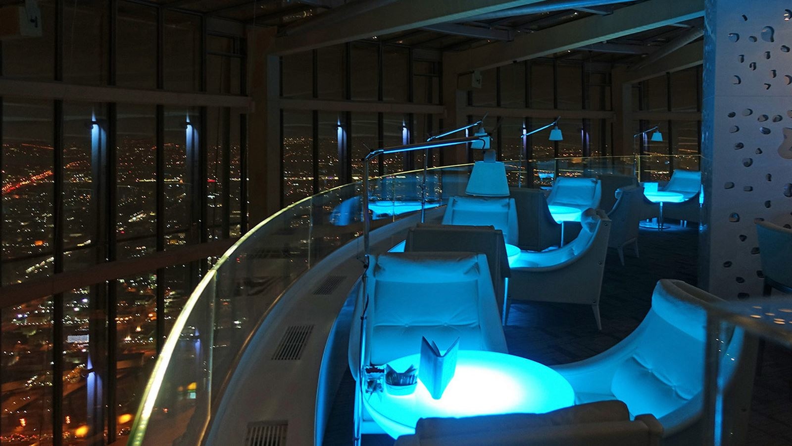 restaurants-sky-lounge