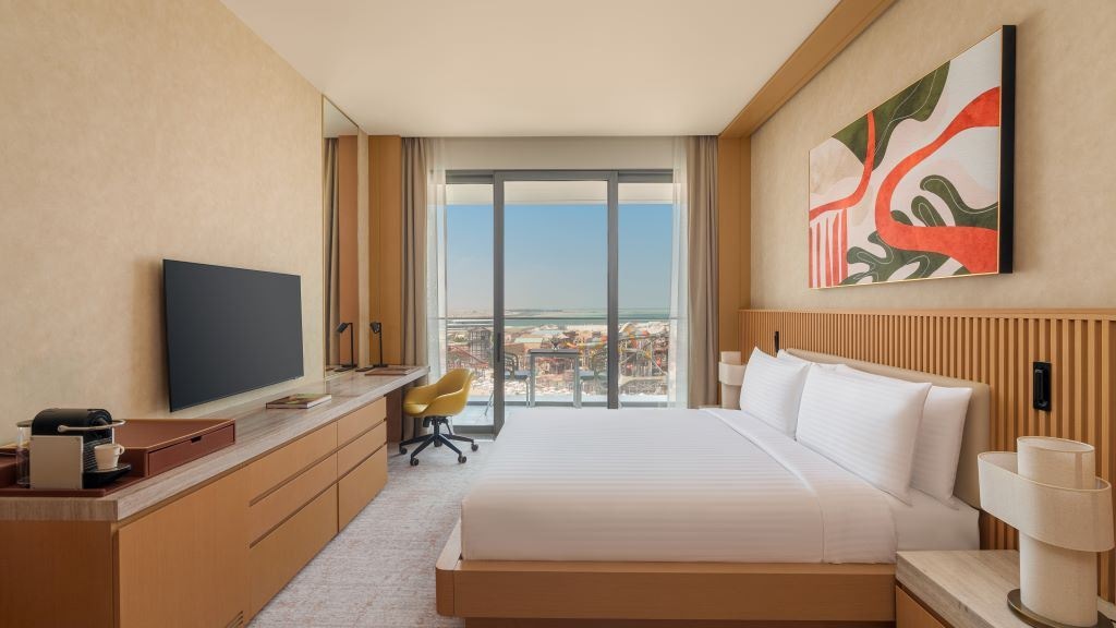 rooms-two-bedroom-family-room-waterpark-view-with-meryal-waterpark-access