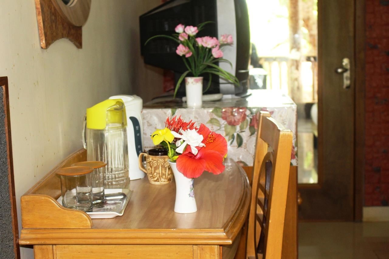 rooms-deluxe-ac-room