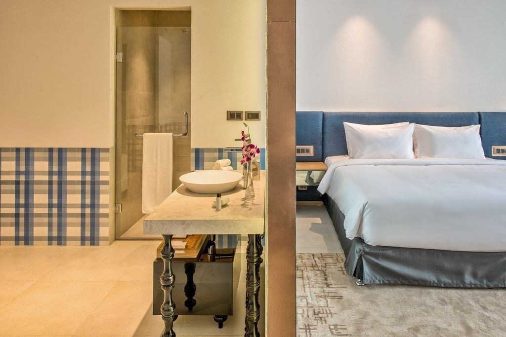 rooms-premium-balcony-room