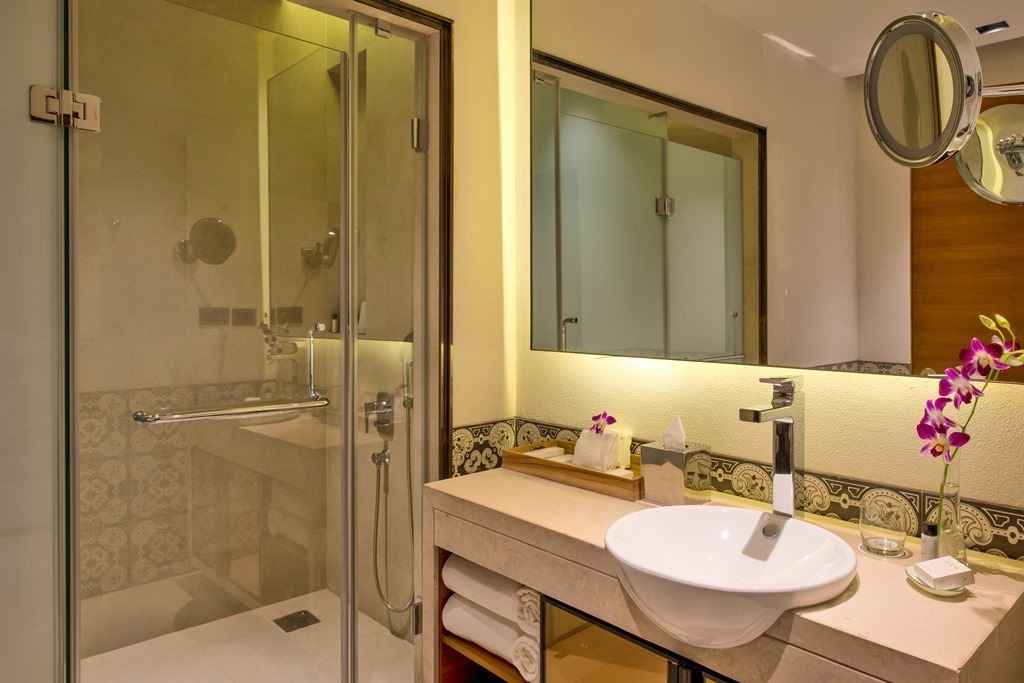 rooms-premium-balcony-room