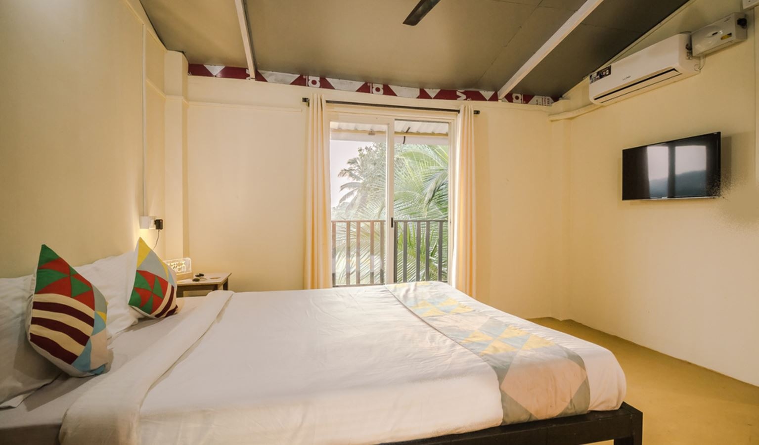 rooms-ac-studio-with-kitchen