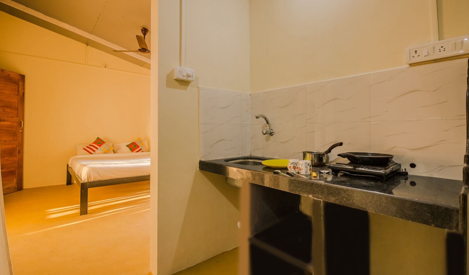 rooms-ac-studio-with-kitchen