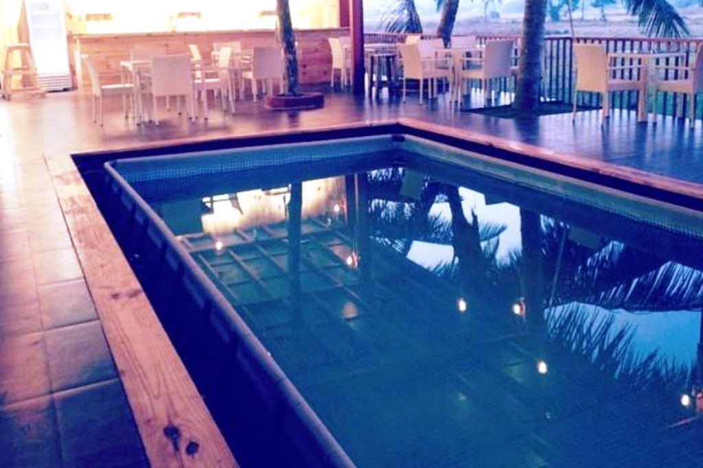 pools-outdoor--indoor-pool