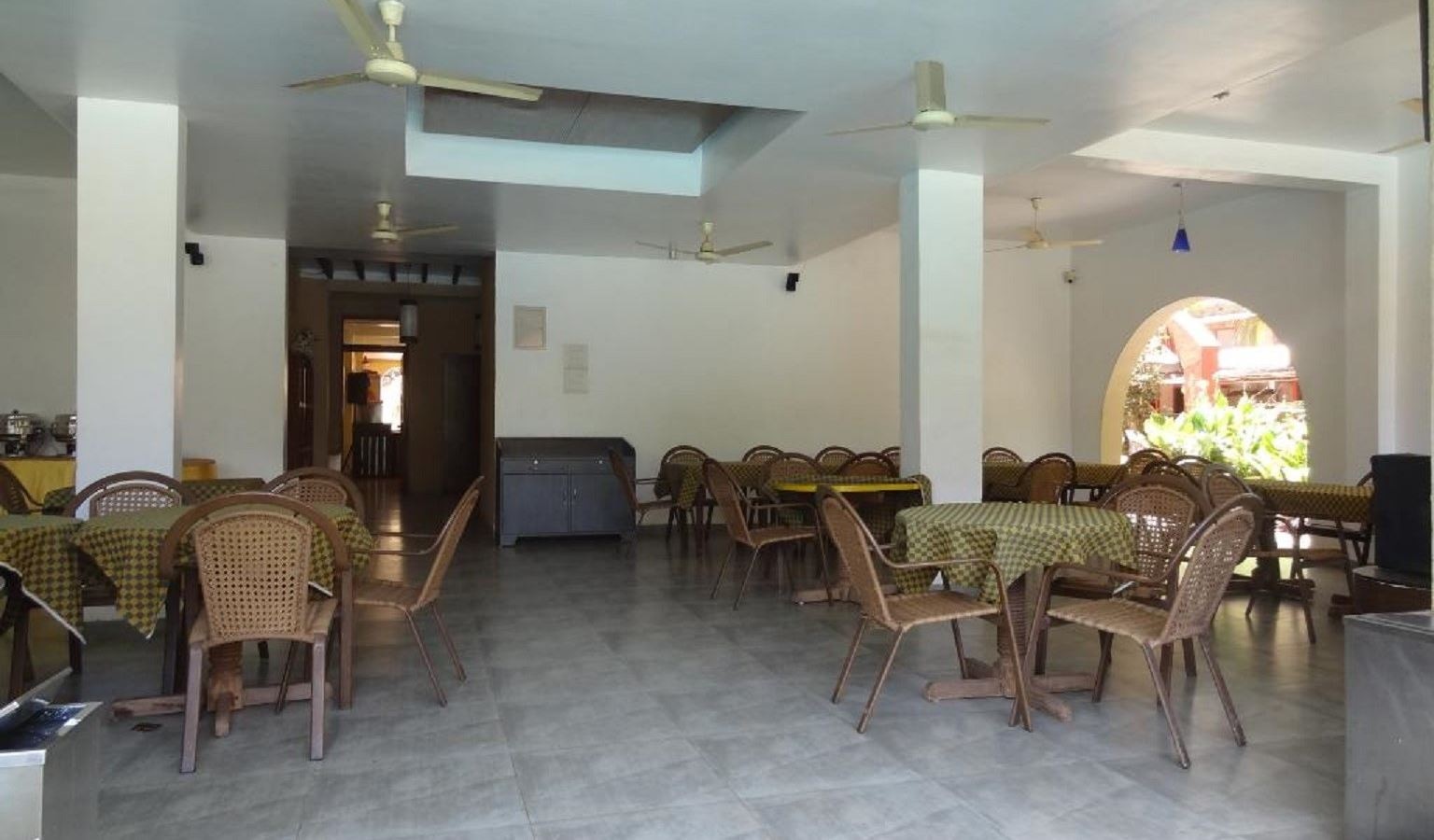 restaurants-naughty-prawn