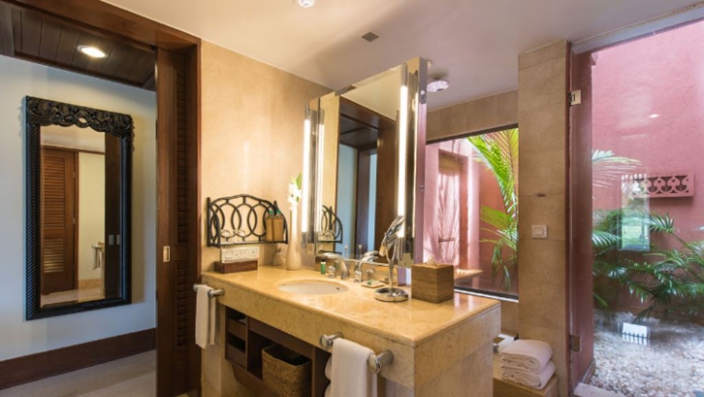 rooms-lagoonview-premium-room