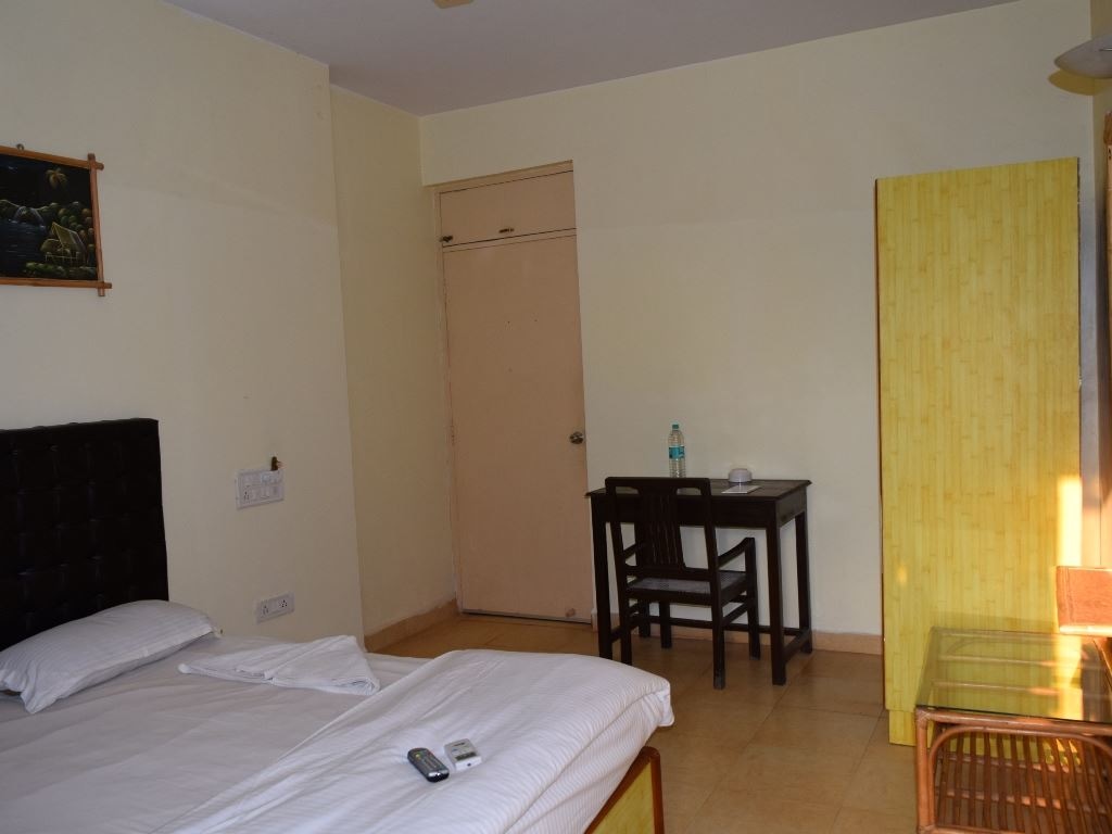 rooms-standard-ac-room