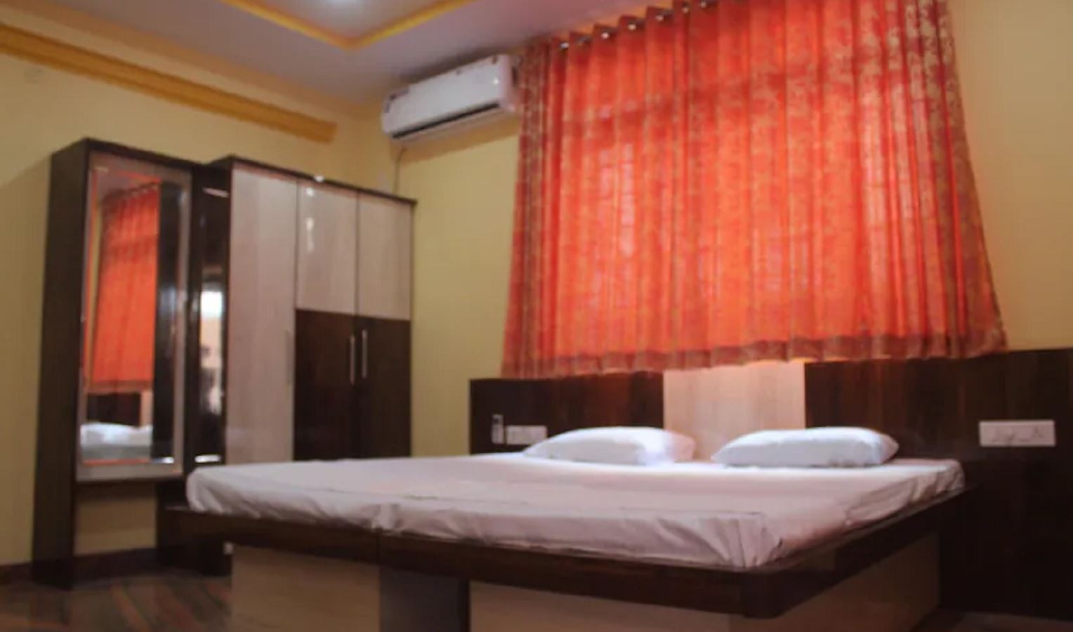 rooms-01-ac-bedroom-apt-deluxe