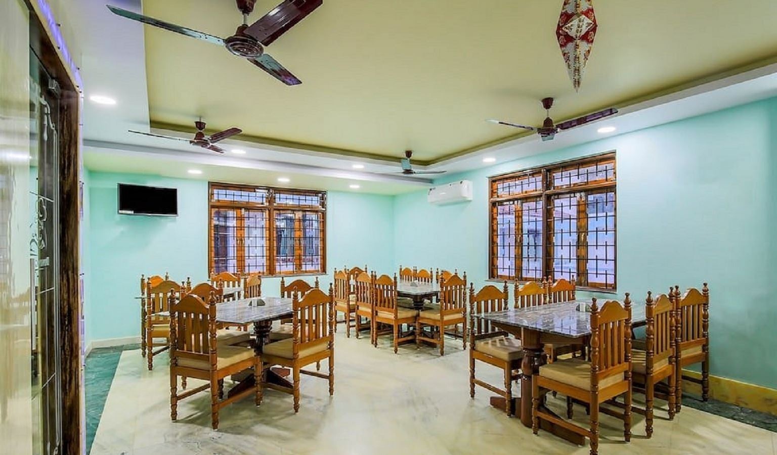 restaurants-restaurants