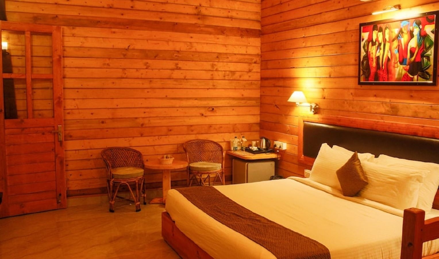 rooms-luxury-wooden-cottage