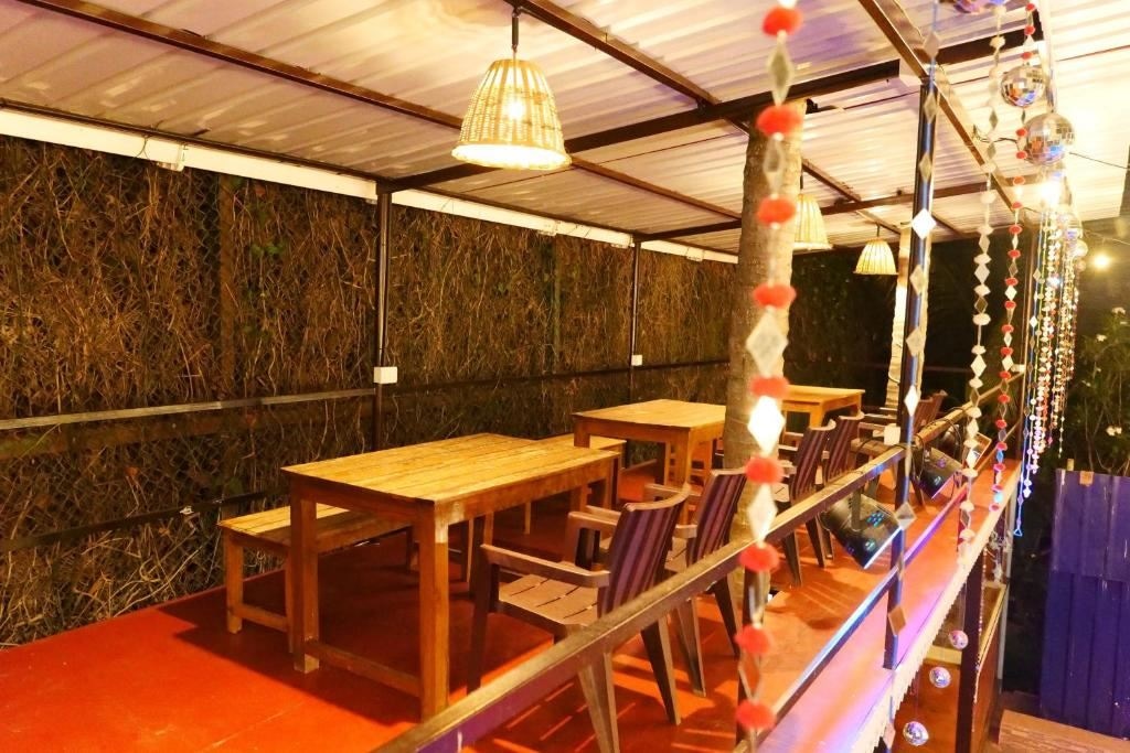 restaurants-restaurants