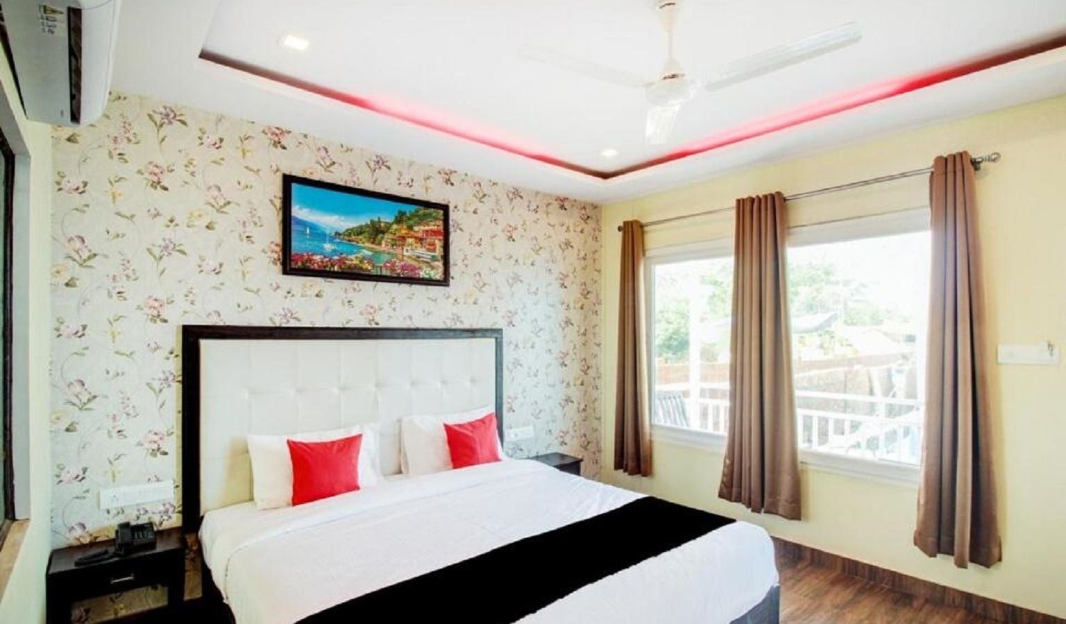 rooms-deluxe-room-ac