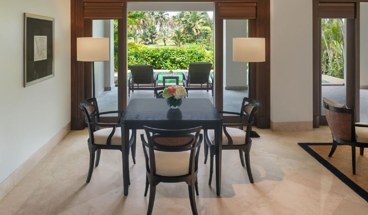 rooms-manor-pool-suite