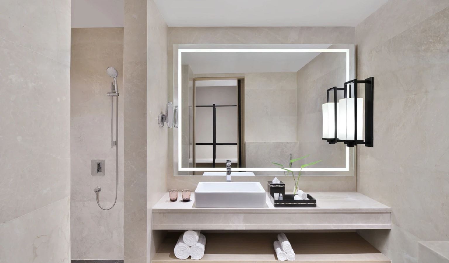 rooms-deluxe-city-view