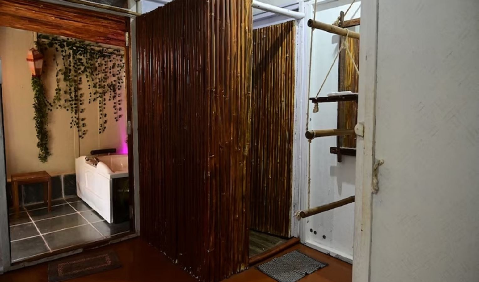 rooms-wooden-deluxe-cottage-ac