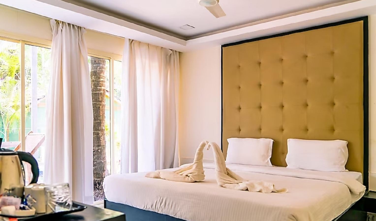 rooms-luxury-premier-room-ac