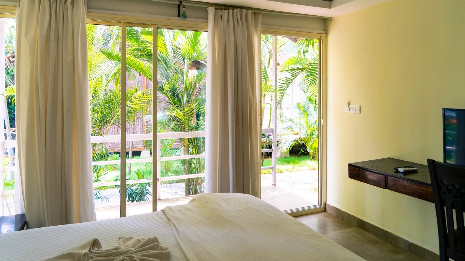 rooms-luxury-premier-room-ac