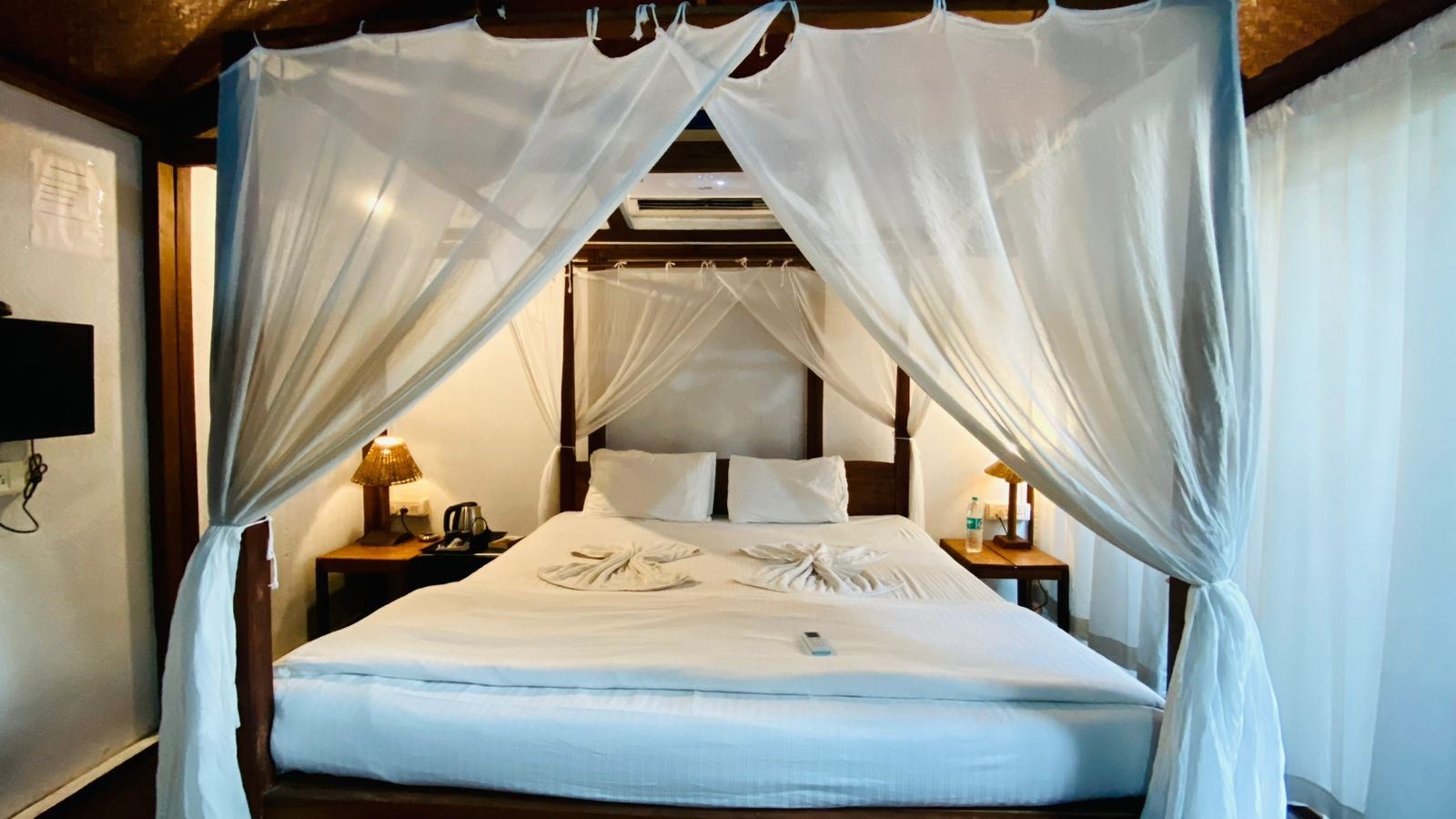 rooms-luxury-cottage-ac-with-garden-view