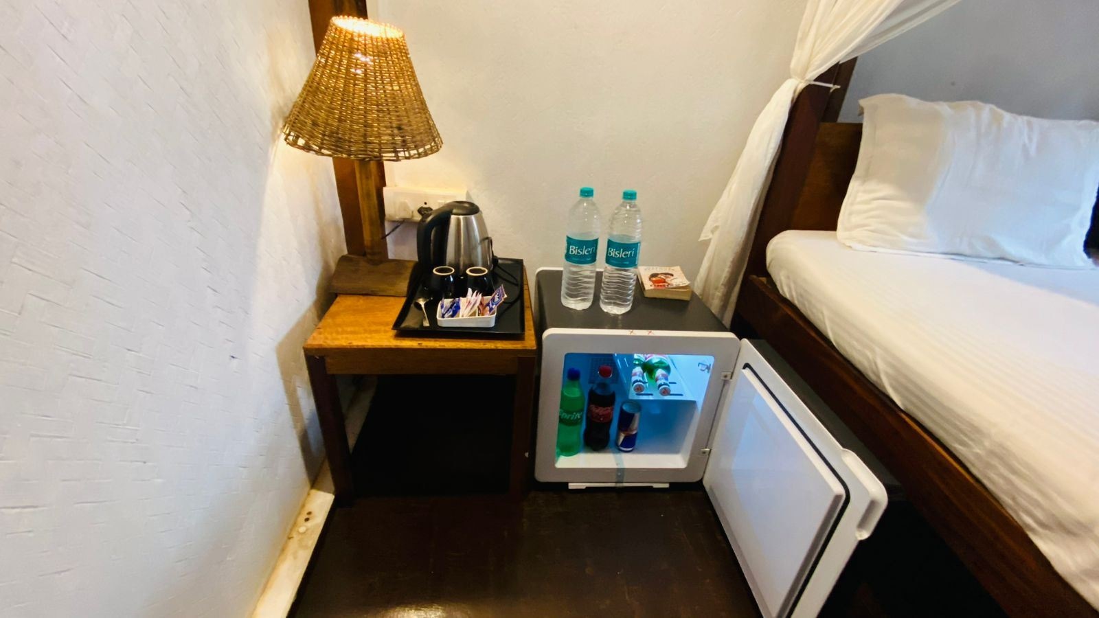 rooms-luxury-cottage-ac-with-garden-view