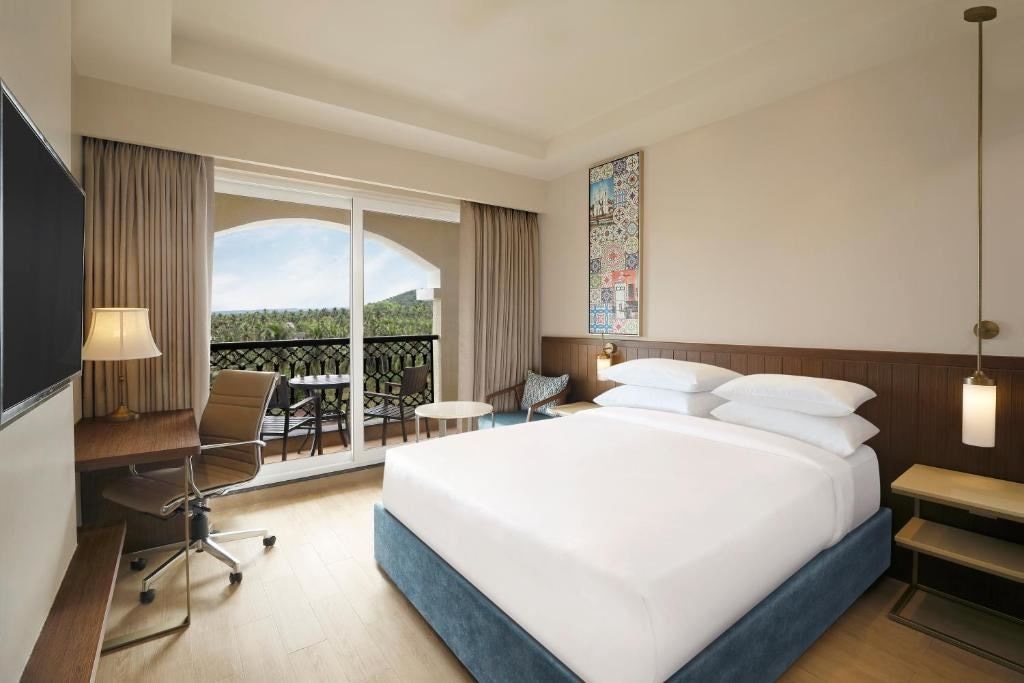 rooms-deluxe-with-balcony