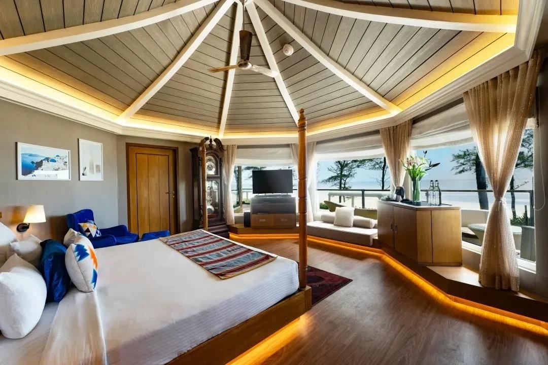 rooms-royal-chalet-sea-view-02-bedroom
