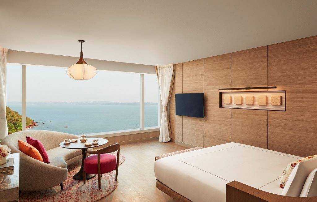 rooms-luxury-sea-view-room