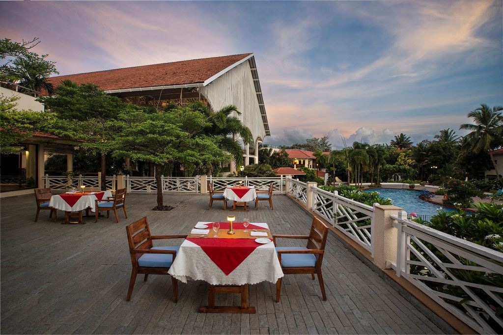 restaurants-upper-deck