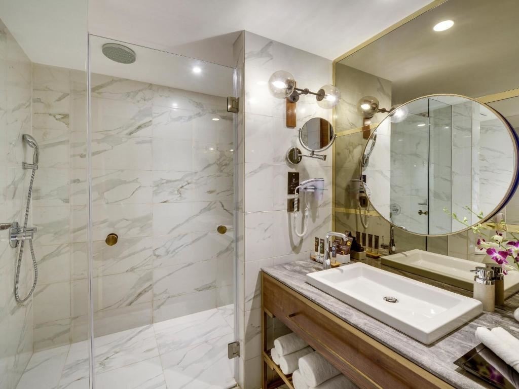 rooms-elegance-suite