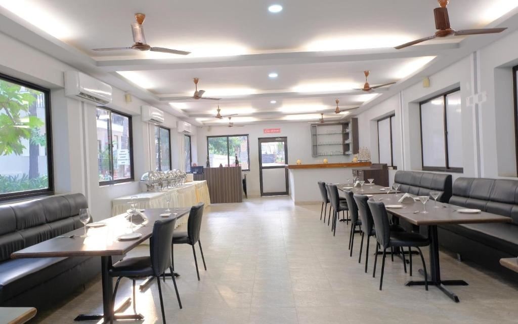 restaurants-restaurants