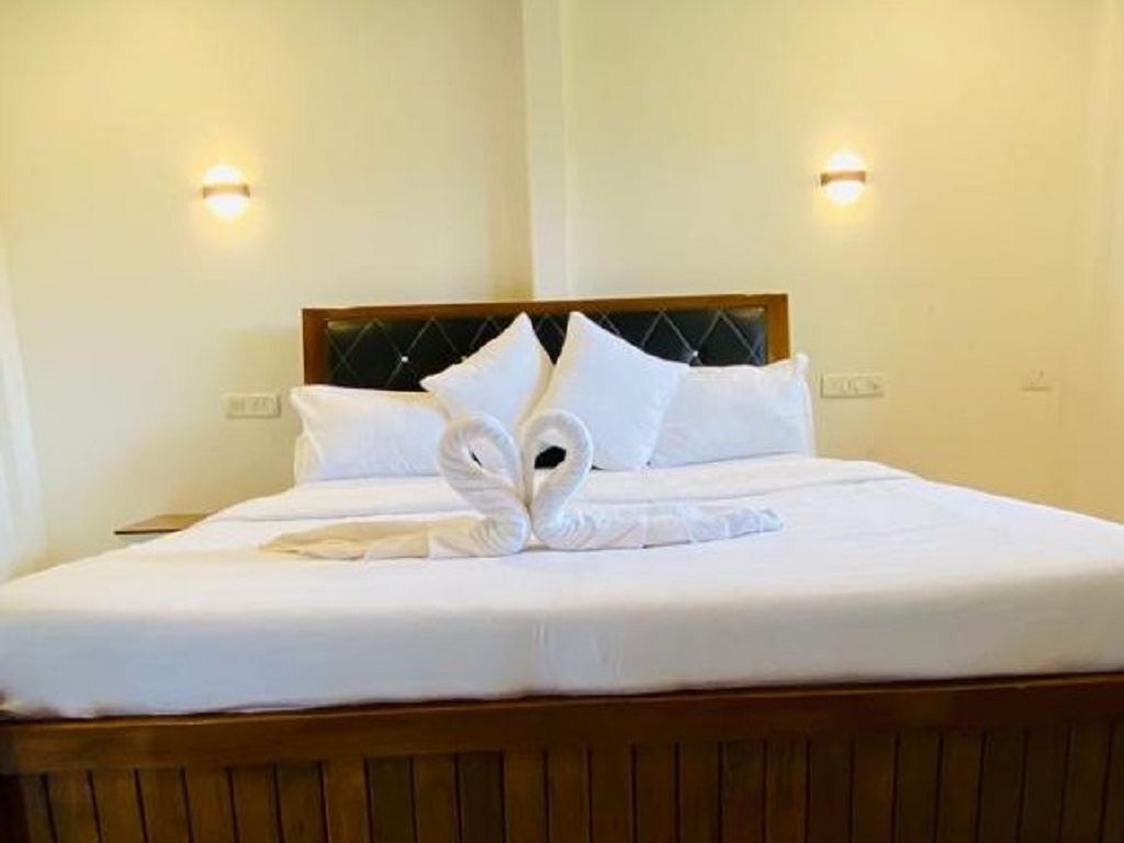 rooms-deluxe-ac--room