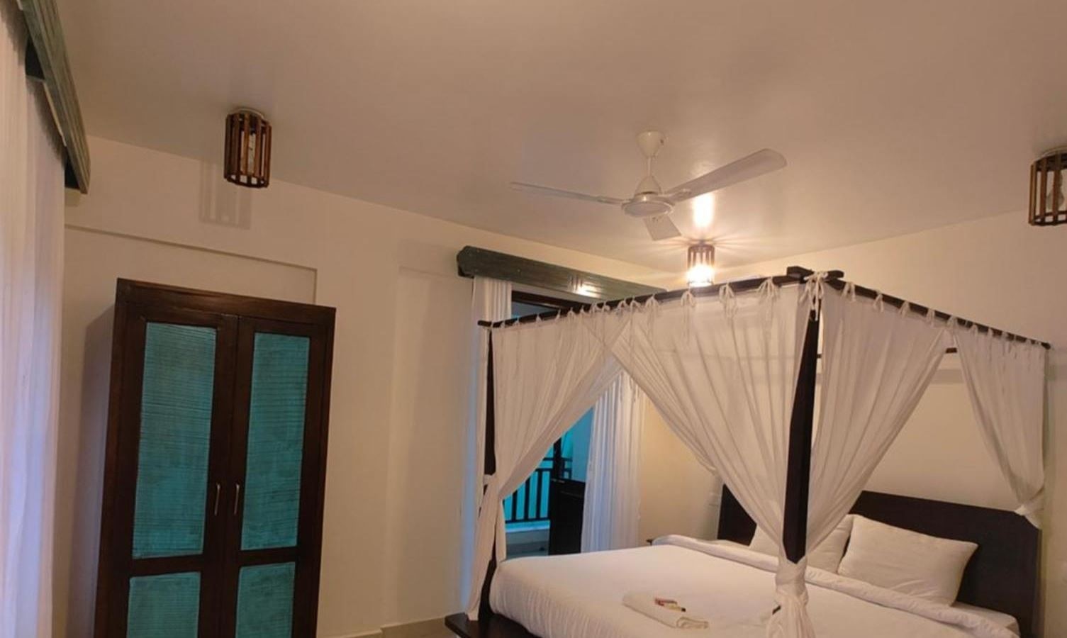 rooms-suite-with-kitchen