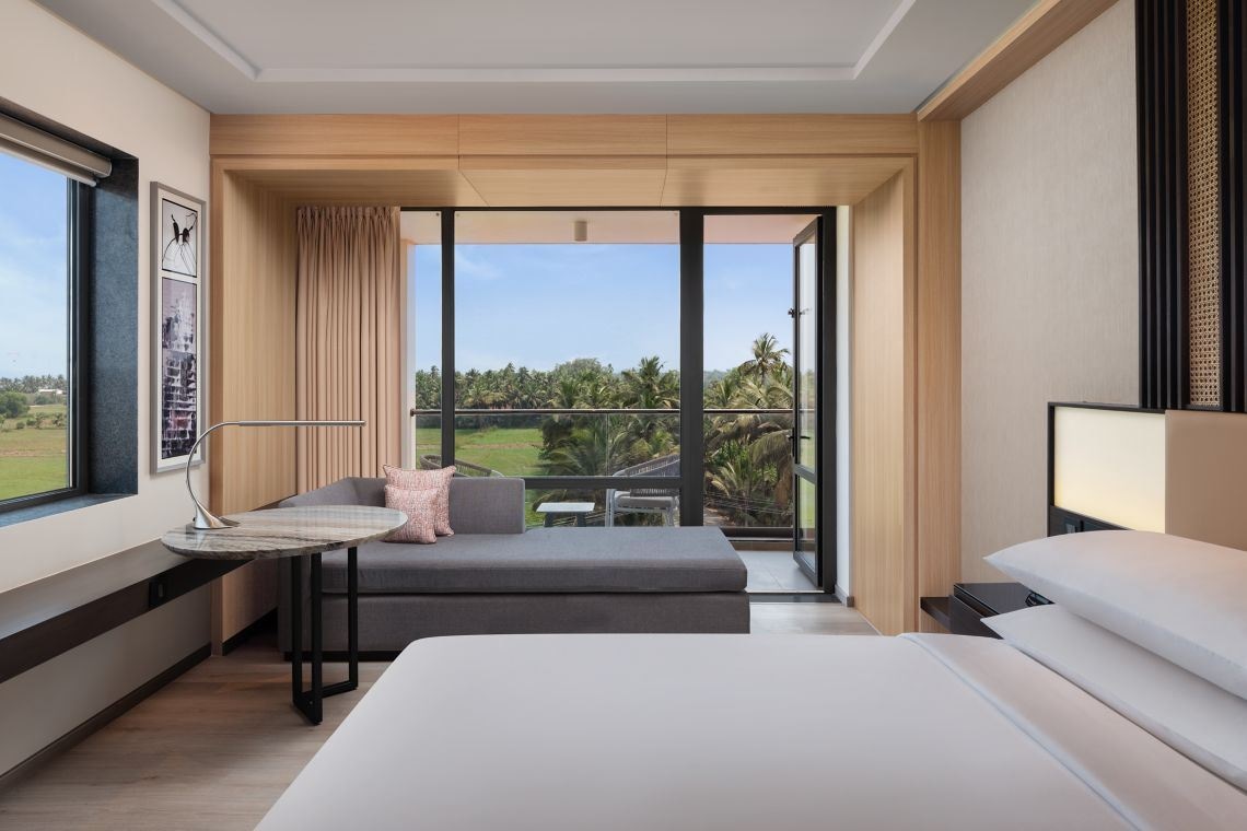 rooms-premium-ac-with-balcony