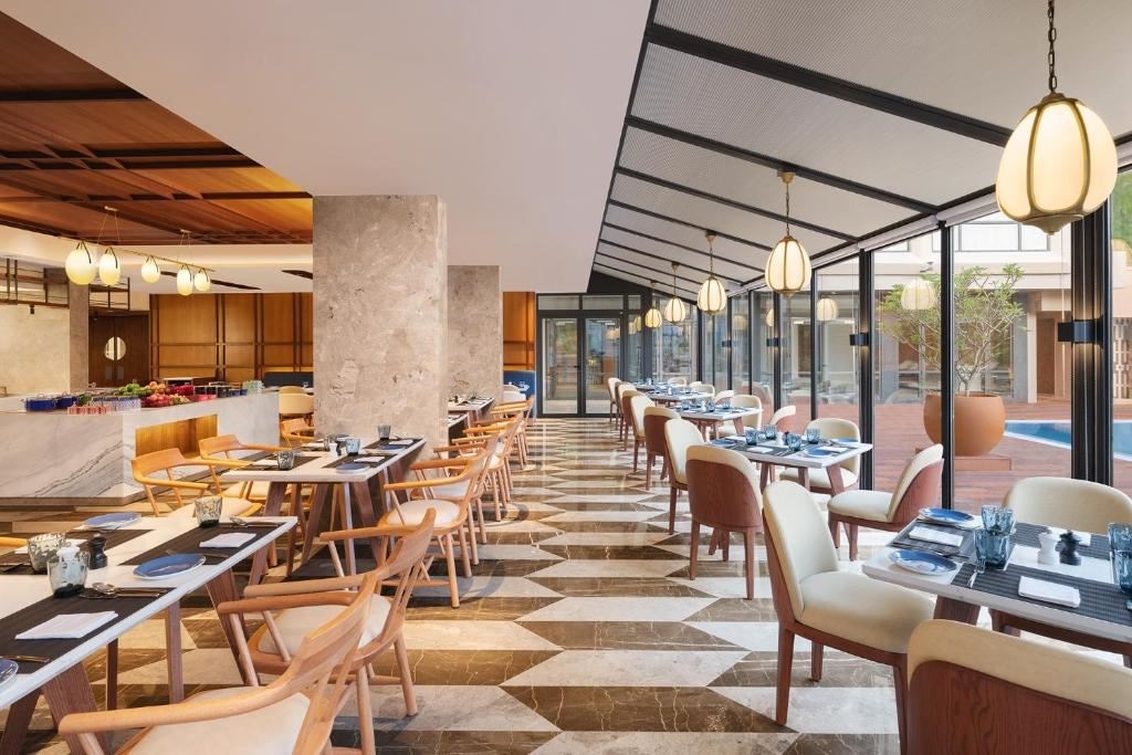 restaurants-restaurants