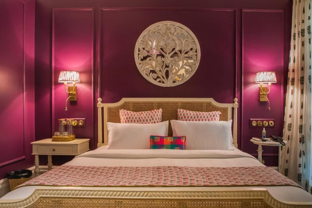 rooms-deluxe-with-balcony