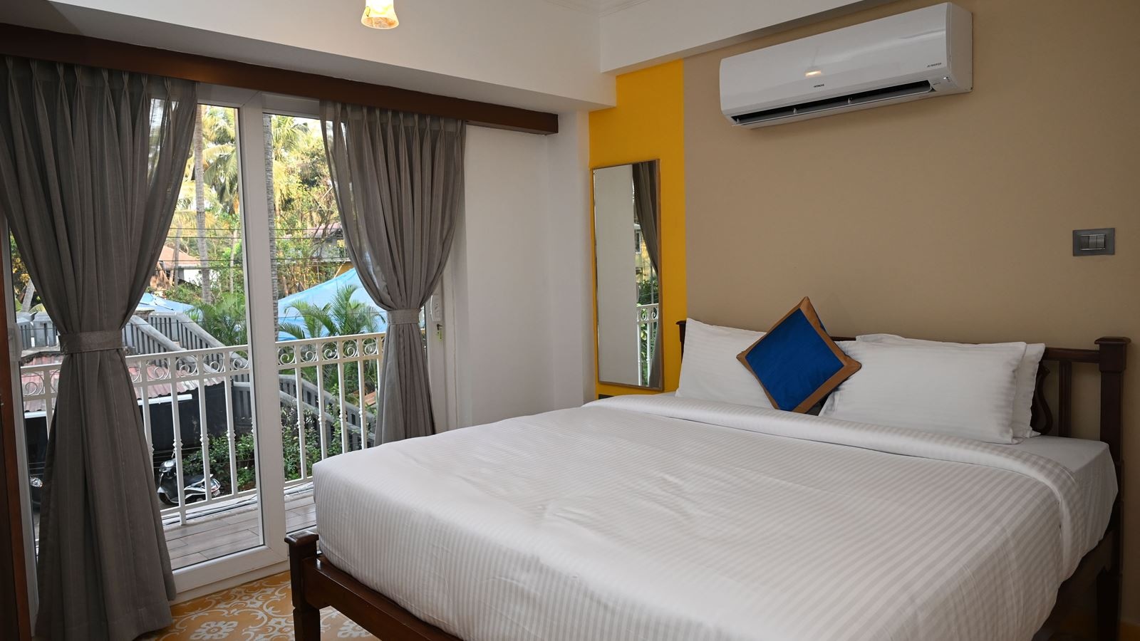 rooms-1-bedroom-apartment