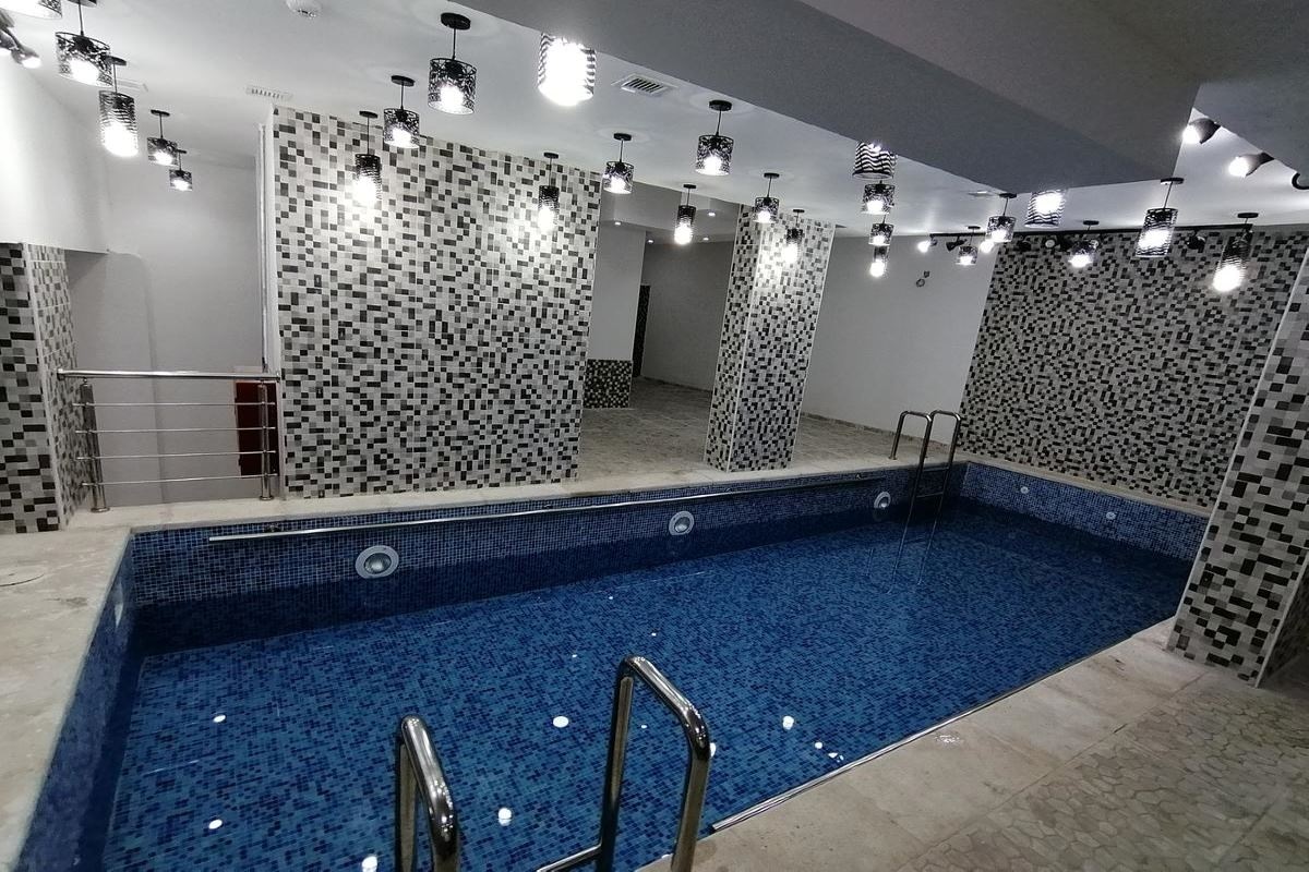 pools-indoor-pool