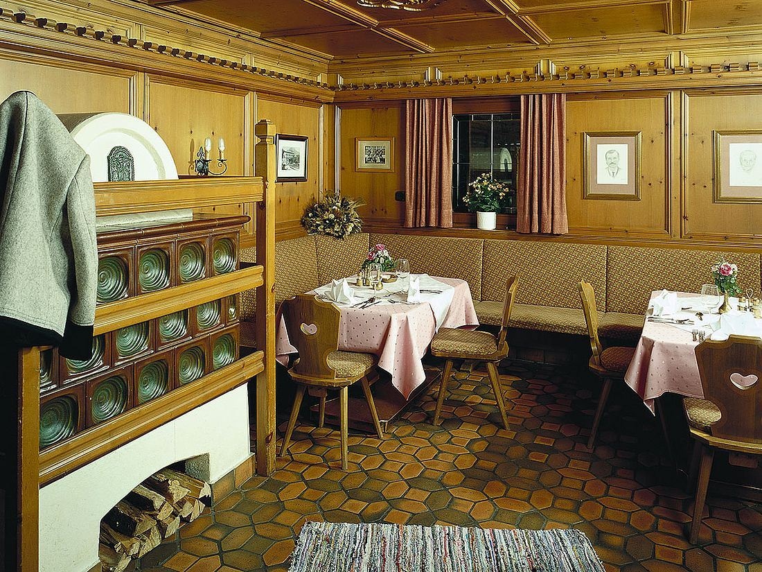 restaurants-restaurant