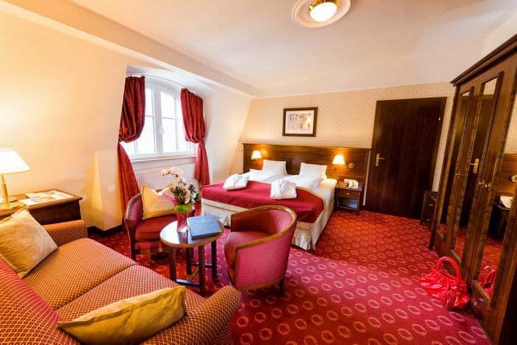 rooms-double-deluxe-room