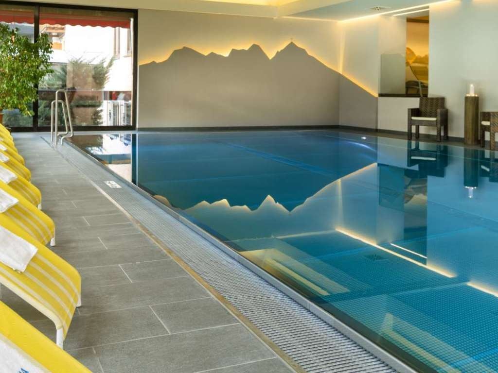 pools-indoor-pool
