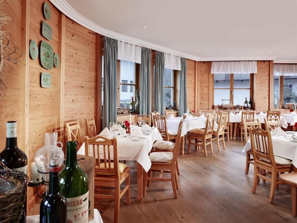 restaurants-restaurant