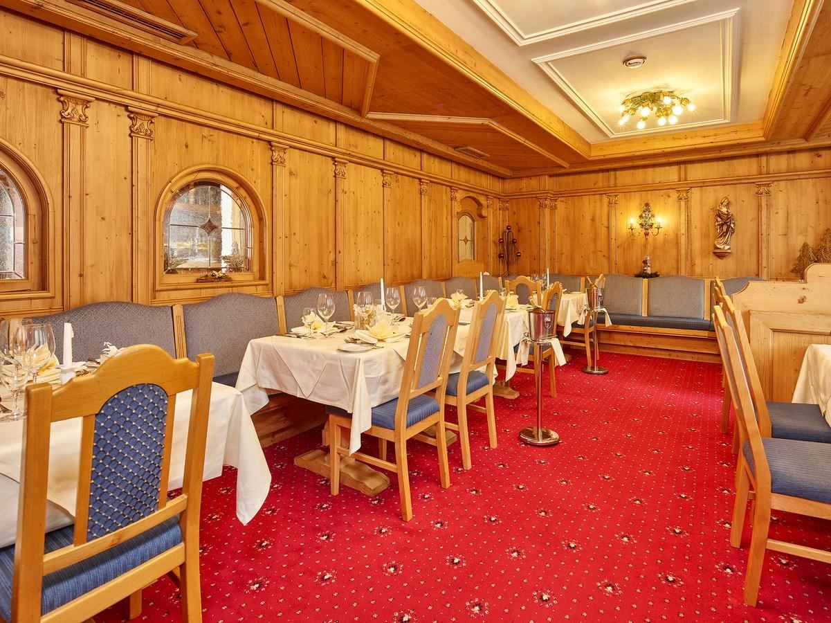 restaurants-restaurant