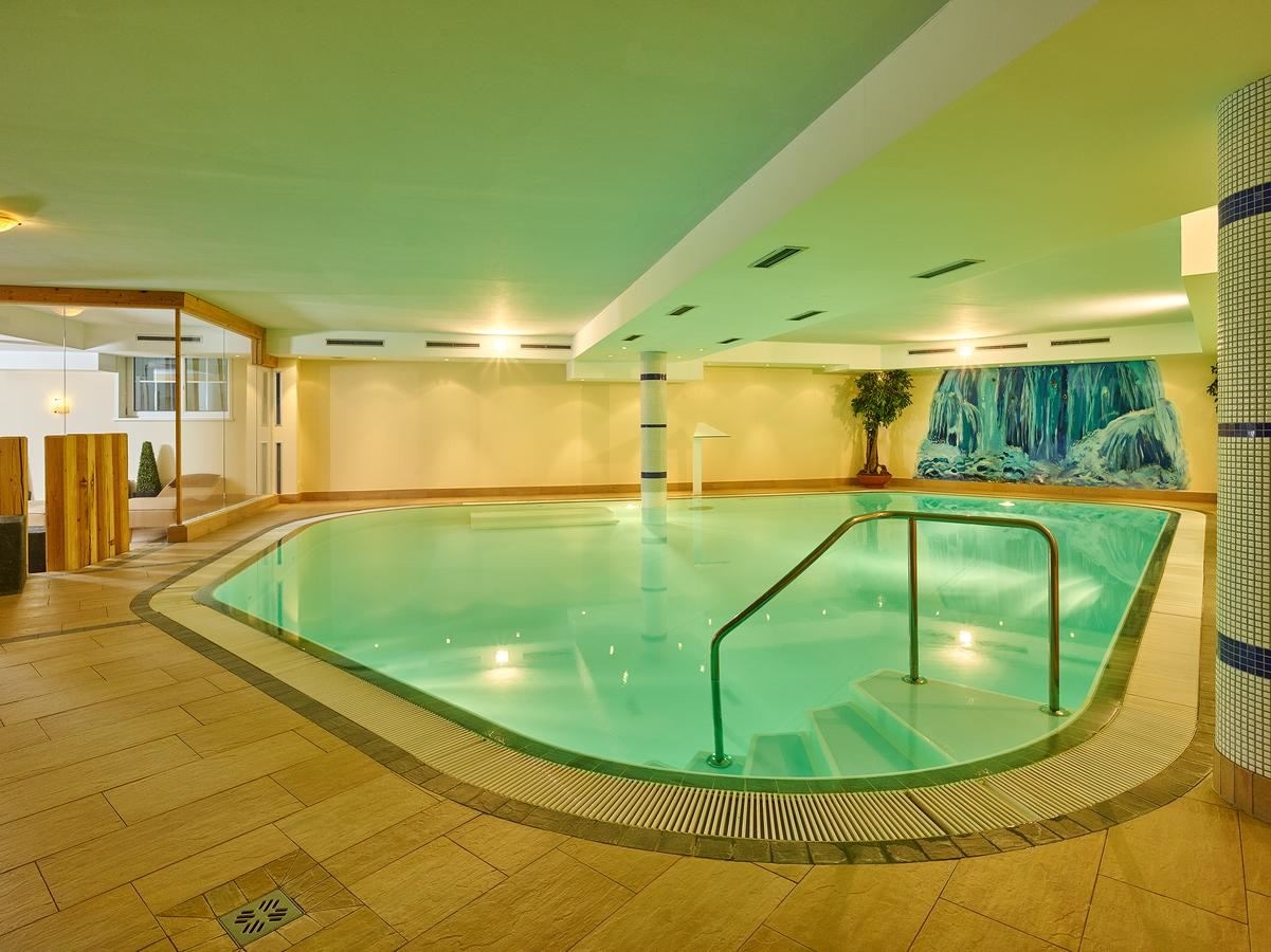 pools-indoor-pool