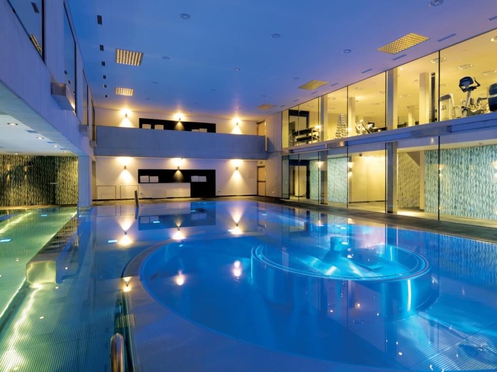 pools-indoor-pool