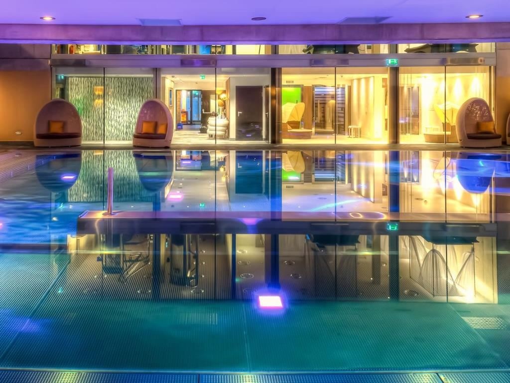 pools-indoor-pool