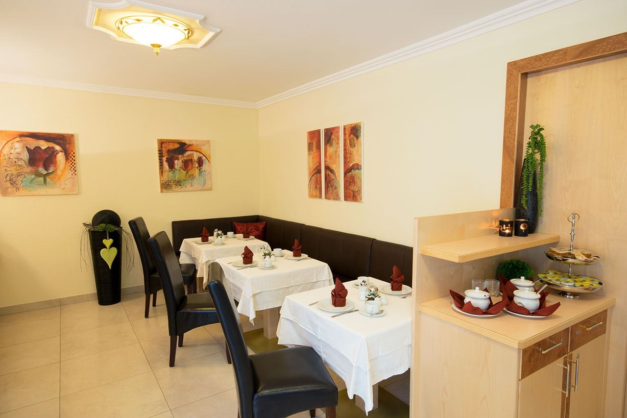 restaurants-restaurant