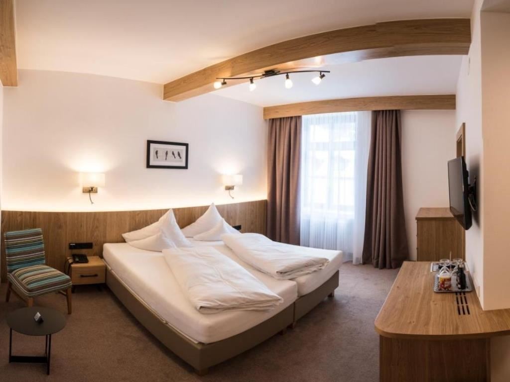 rooms-double-gampen-room