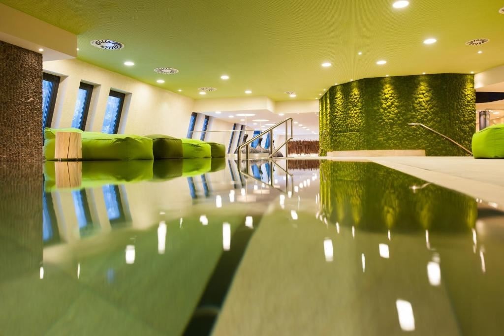 pools-indoor-pool