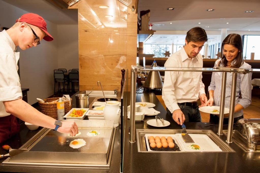 restaurants-restaurant